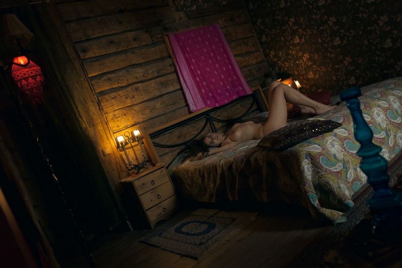 Чувственные ню девки вечером в постели @ gang.truba-rf.ru