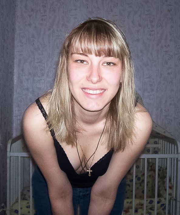 23 Летняя нимфоманка бахвалится вагину лежа в кровати @ gang.truba-rf.ru